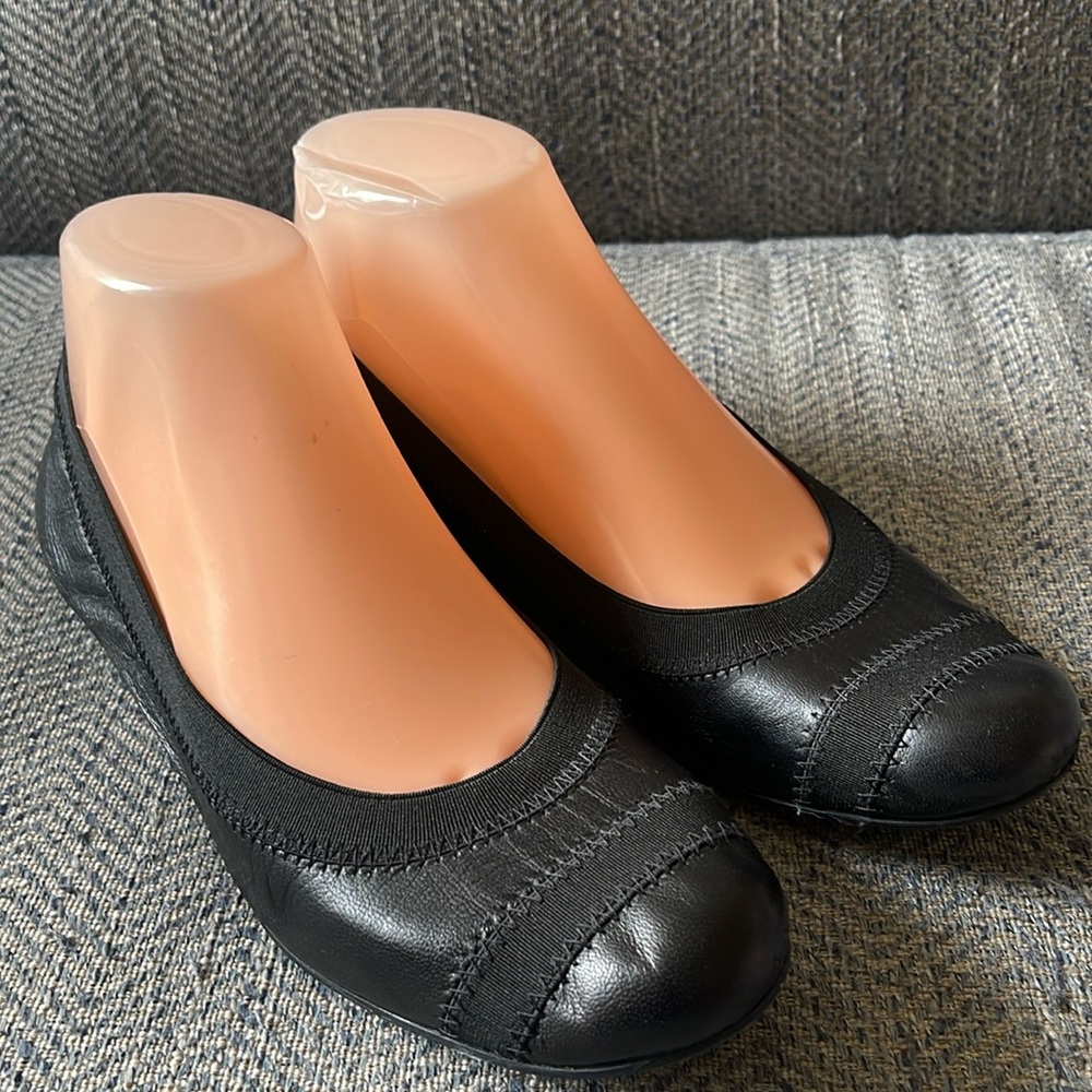 Stuart Weitzman Women’s Black Leather Ballet flats Size: 7